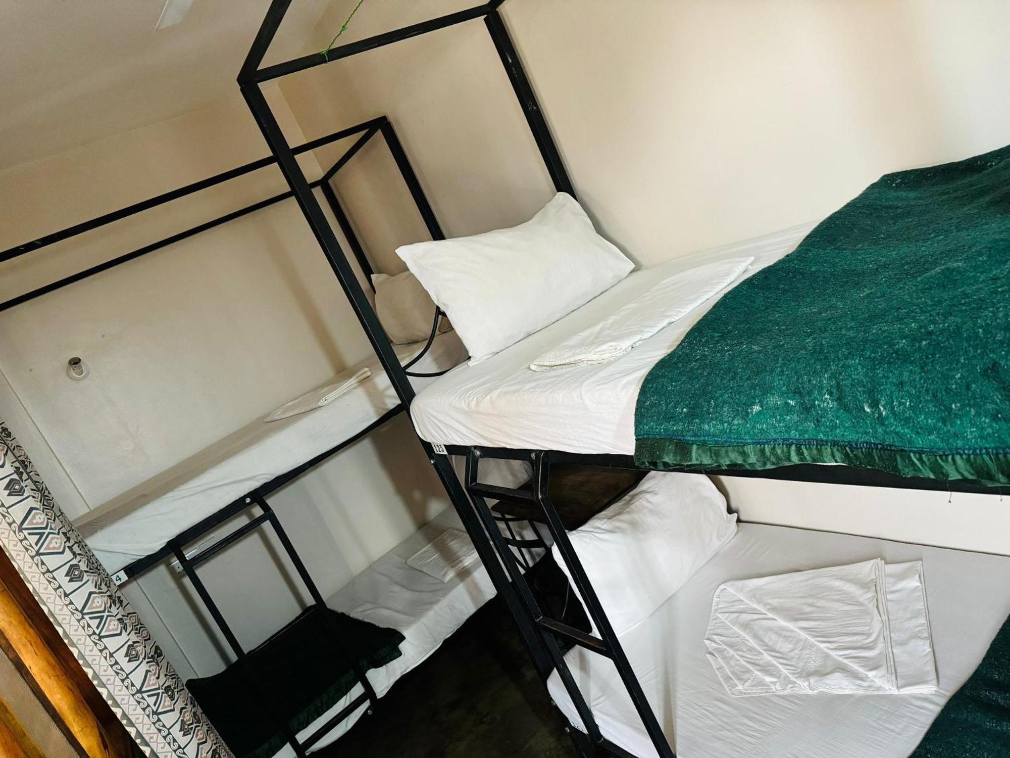 Arusha Backpackers Hotel Екстериор снимка