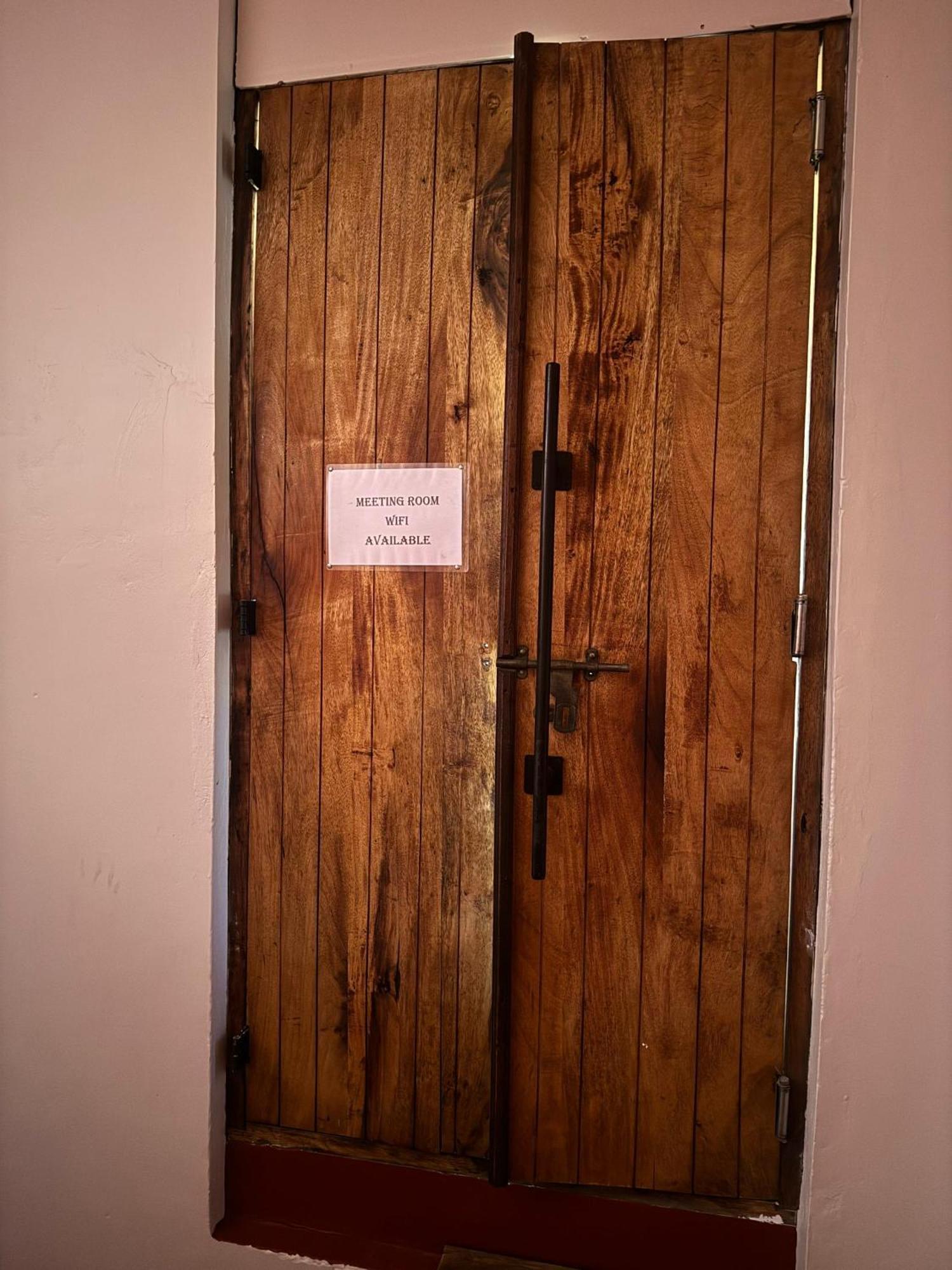 Arusha Backpackers Hotel Екстериор снимка